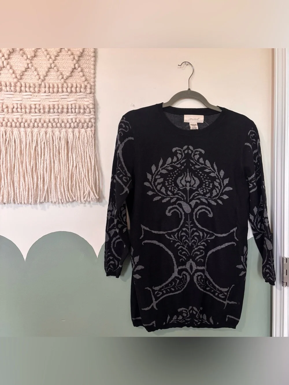 Black Patterned Long-Sleeve Women's Sweater
